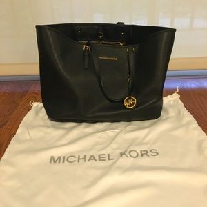 Michael Kors Jet Set Saffiano Tote Bag